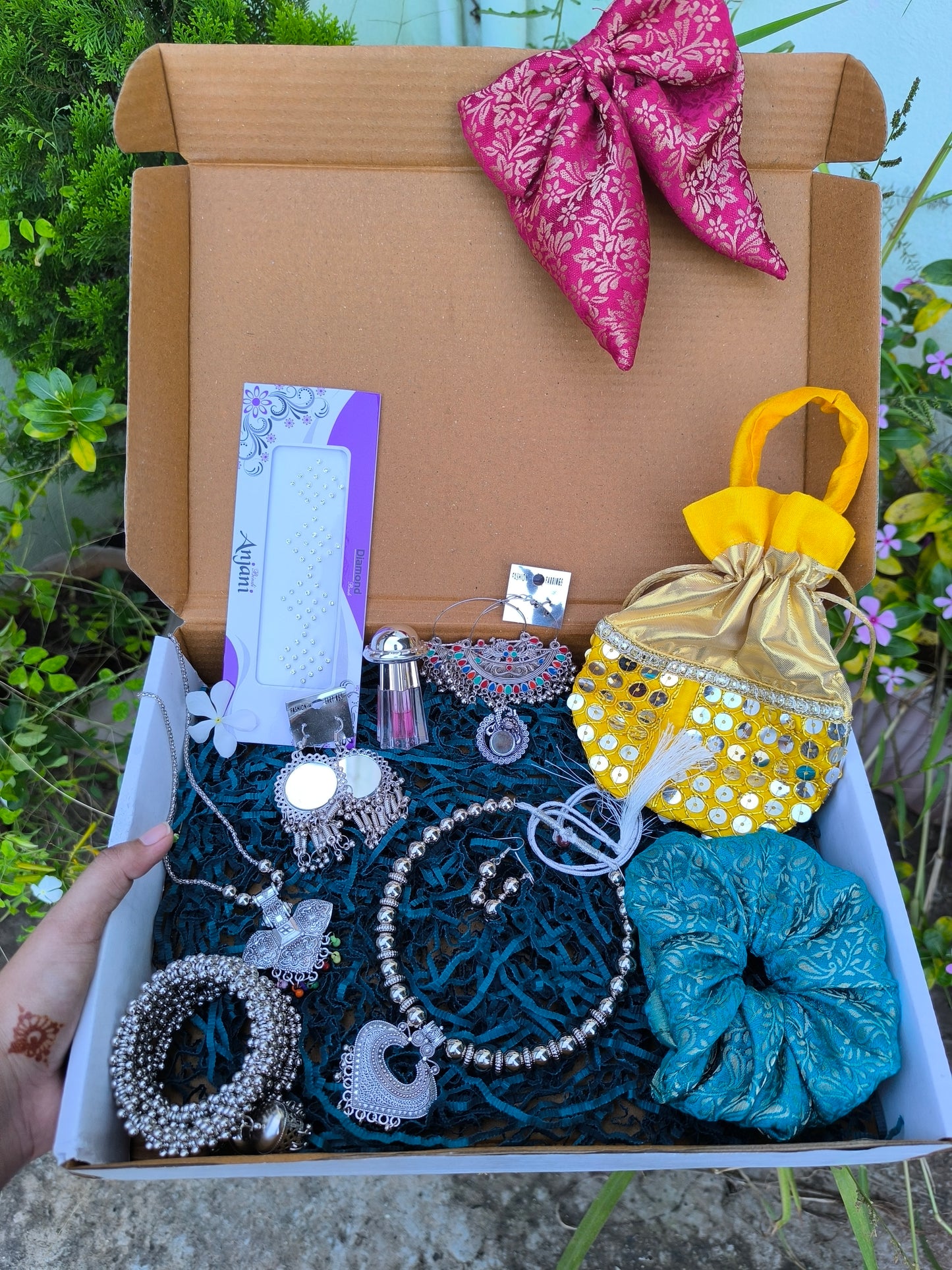 Diva's Navratri Glow Box